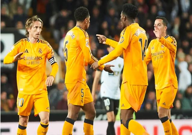 开云体育中国-瓦伦西亚大胜母队基辅迎来赛季首胜