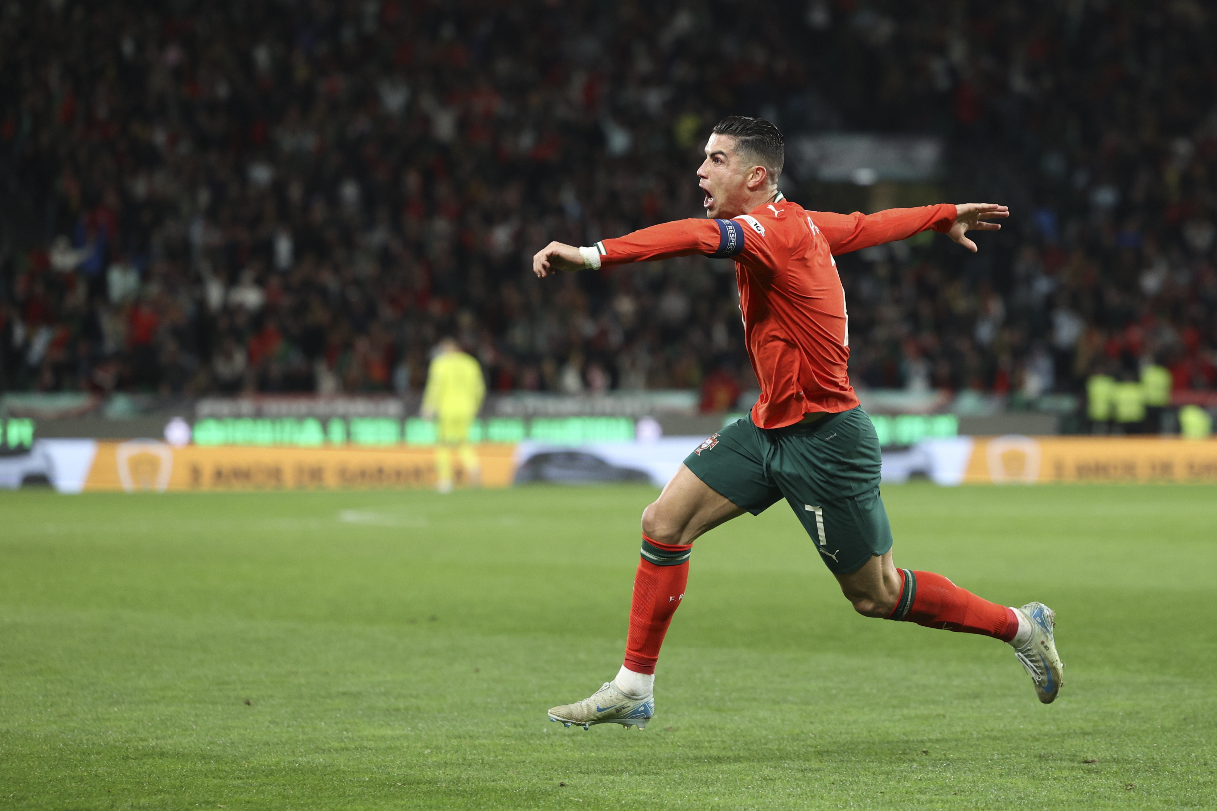 欧国联比赛中球队赛后欢乐庆祝 欧国联比赛中球队赛后欢乐庆祝