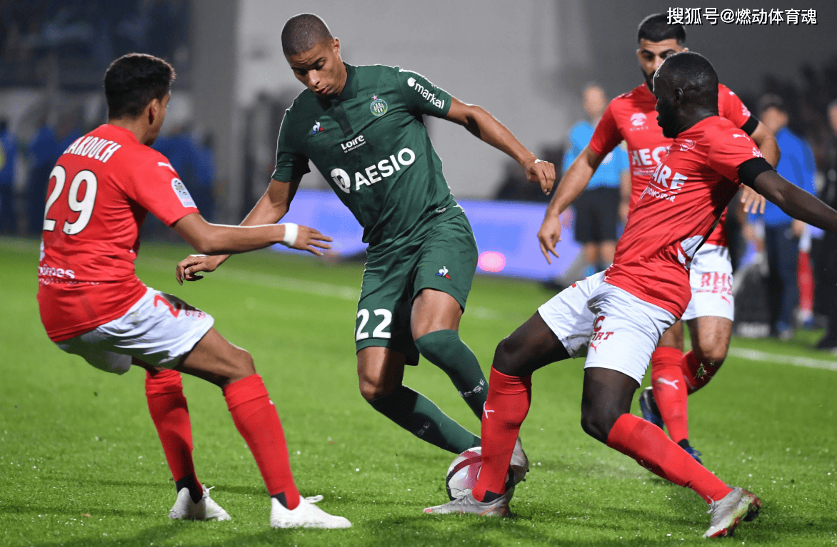 阿贾克斯主场大胜,豪取小组第一的简单介绍 阿贾克斯主场大胜,豪取小组第一的简单介绍