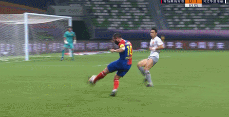 前锋连续破门,成为关注焦点 前锋连续破门,成为关注焦点