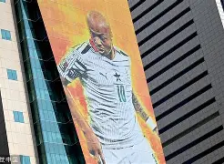 开云体育入口-关于知名球星亮相表现抢眼，引发关注的信息