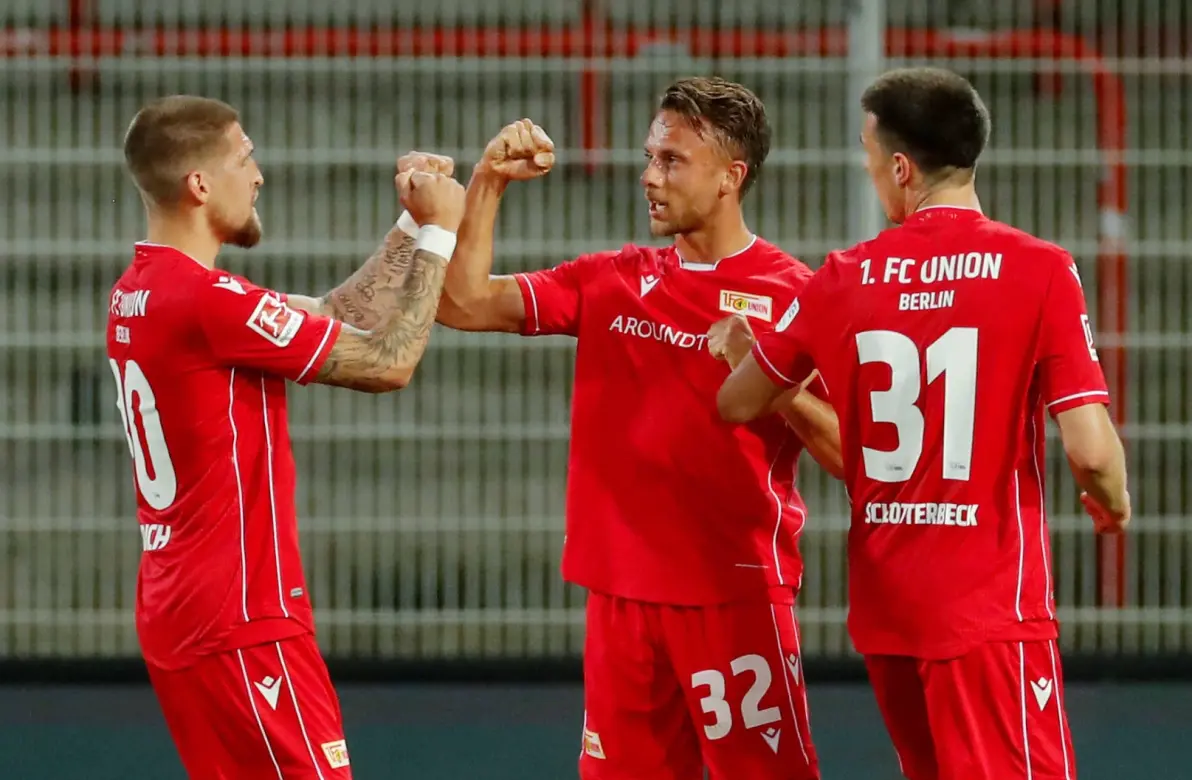 斯图加特在危急时刻追平比分,保持不败的简单介绍 斯图加特在危急时刻追平比分,保持不败的简单介绍