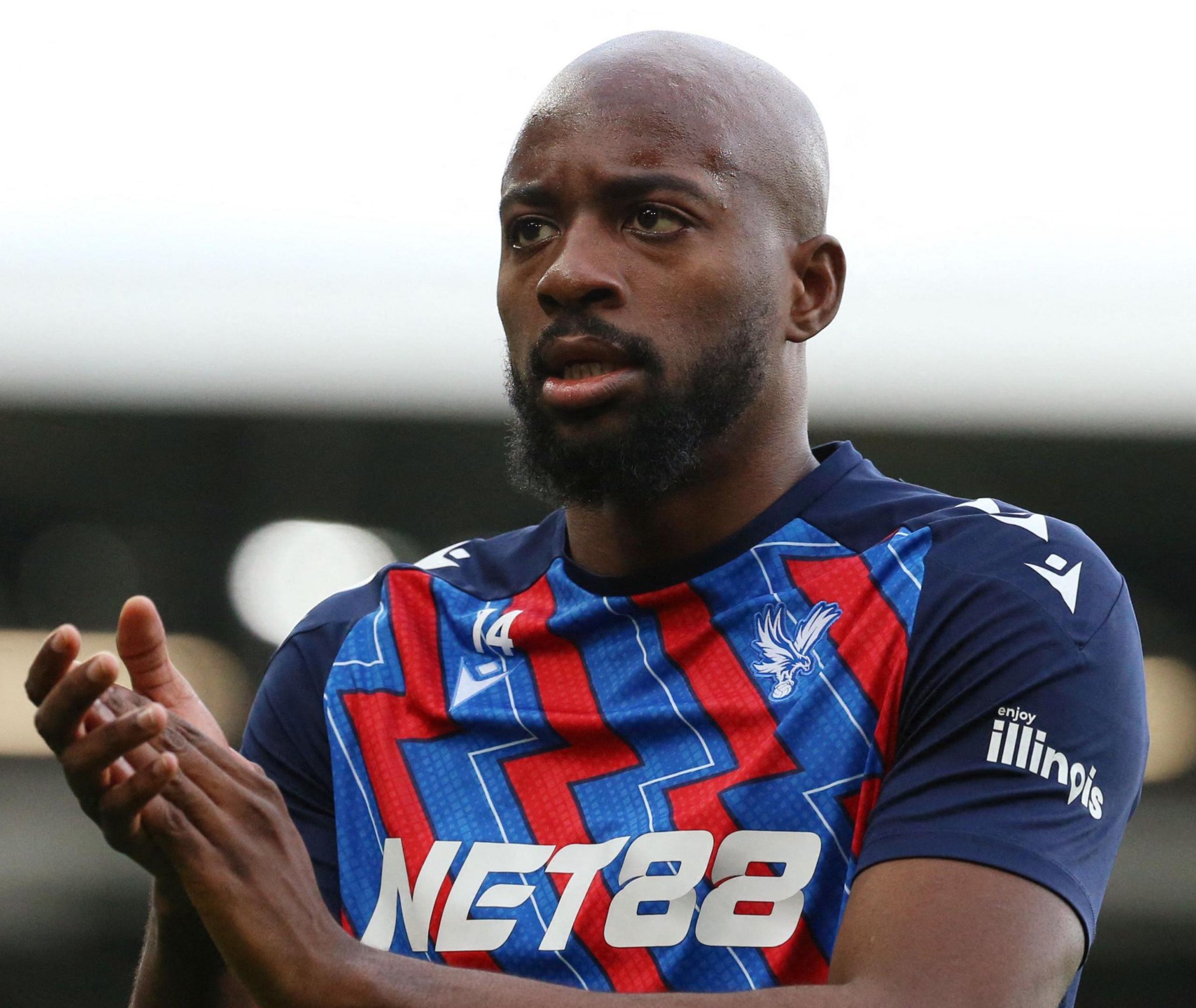 包含曼联主场血洗水晶宫，重夺胜利宝座一骑绝尘的词条