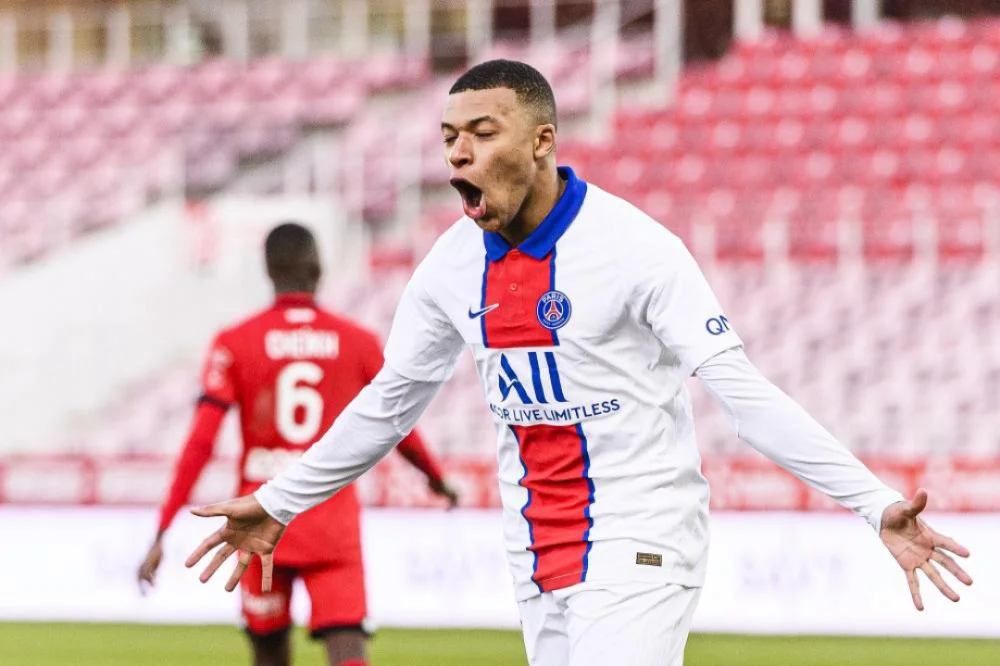 开云体育下载-第戎胜率领先，赛季领先的简单介绍