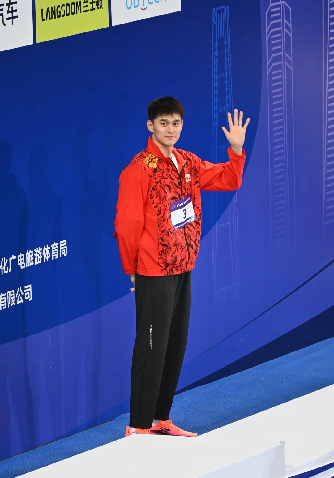 马拉松明星孙杨将宣布退役 马拉松明星孙杨将宣布退役