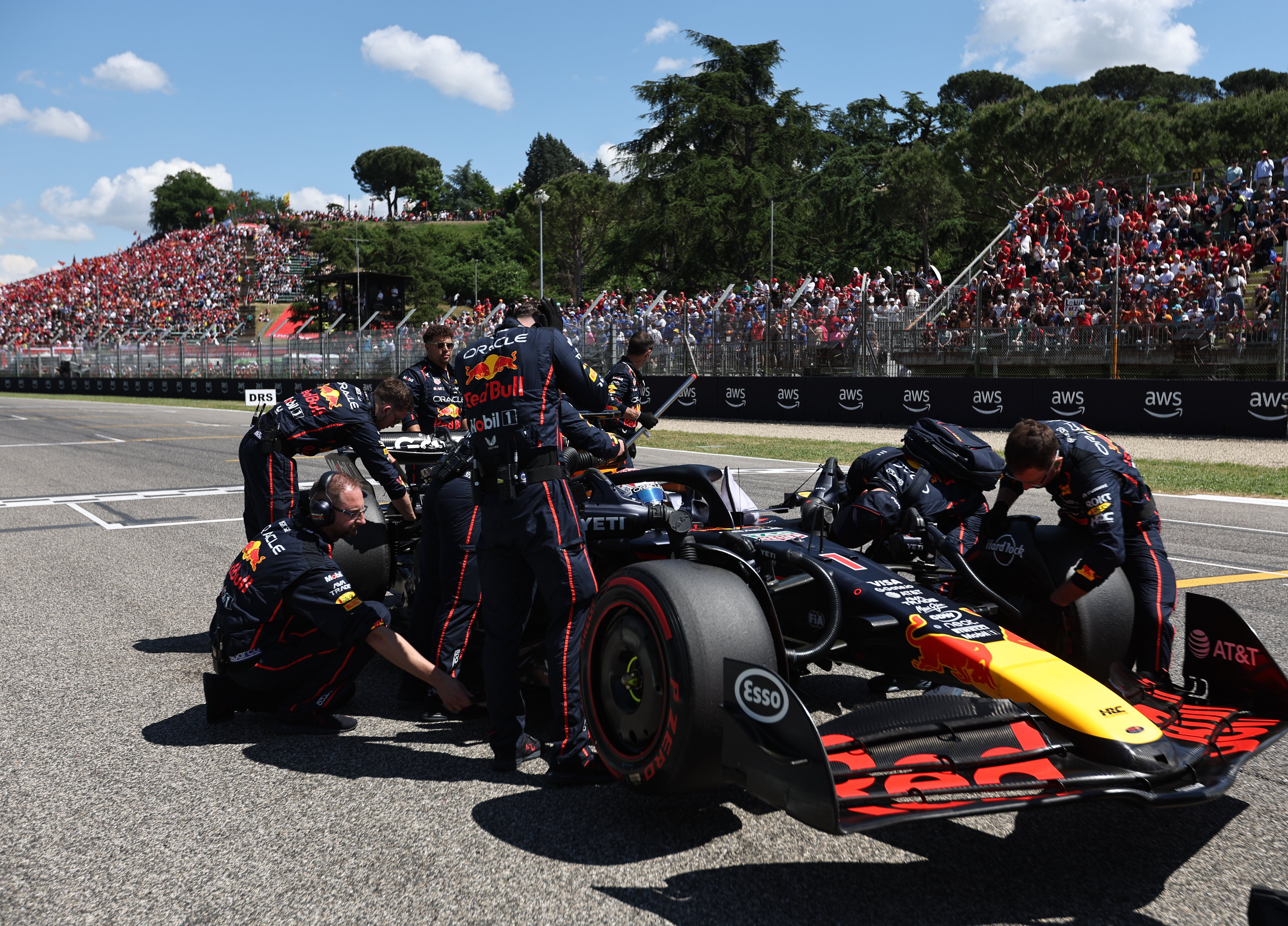 东京举行F1赛车比赛,巴萨表现不可思议的简单介绍 东京举行F1赛车比赛,巴萨表现不可思议的简单介绍