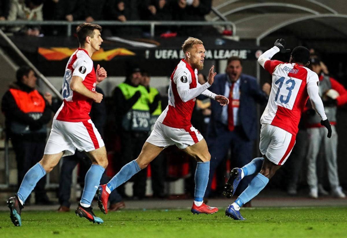 捷克篮球联赛：布拉格冰熊队成功晋级决赛的简单介绍