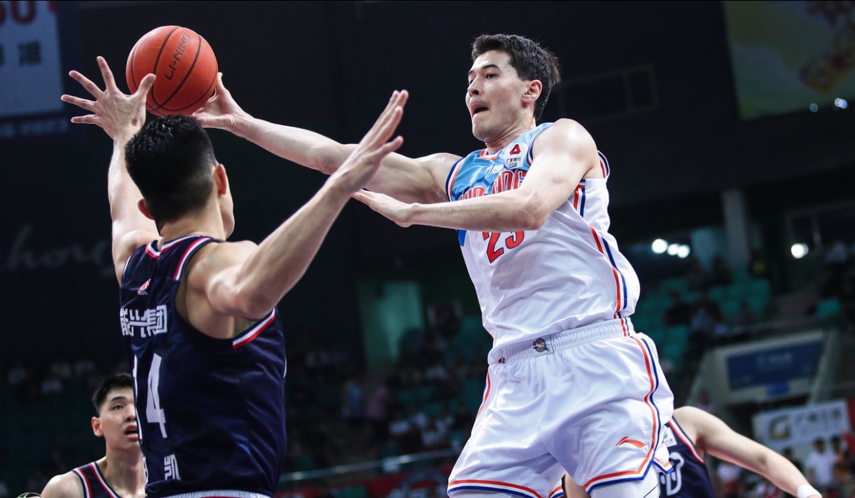 开云体育登录-包含广东男篮大胜新疆男篮，成功进入半决赛的词条