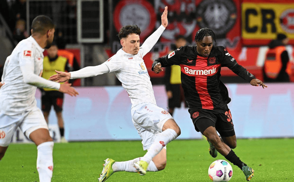 豪门球队遭遇困境,艰难获胜 豪门球队遭遇困境,艰难获胜