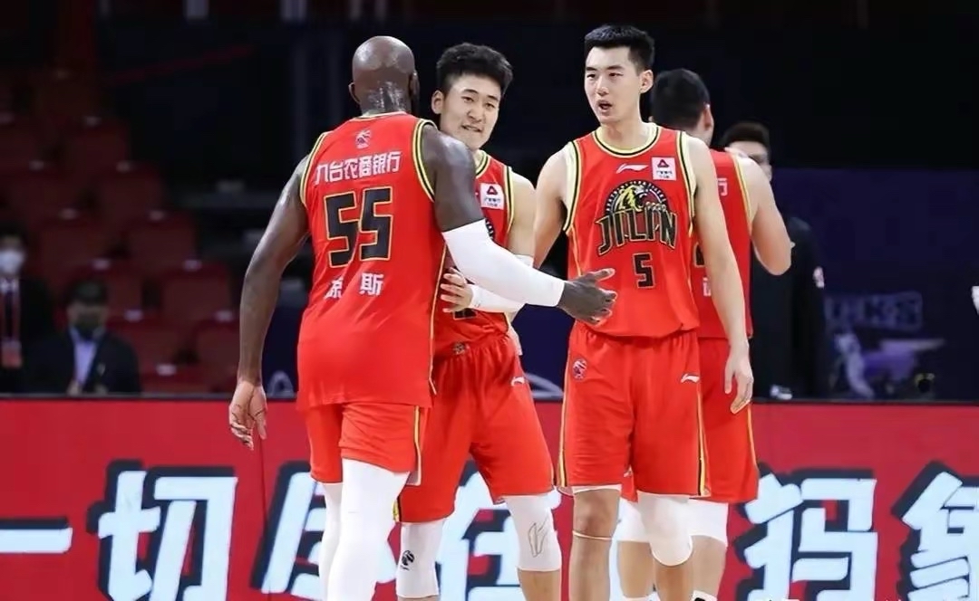 纵情火拼的巅峰之战!首钢冠军梦 纵情火拼的巅峰之战!首钢冠军梦