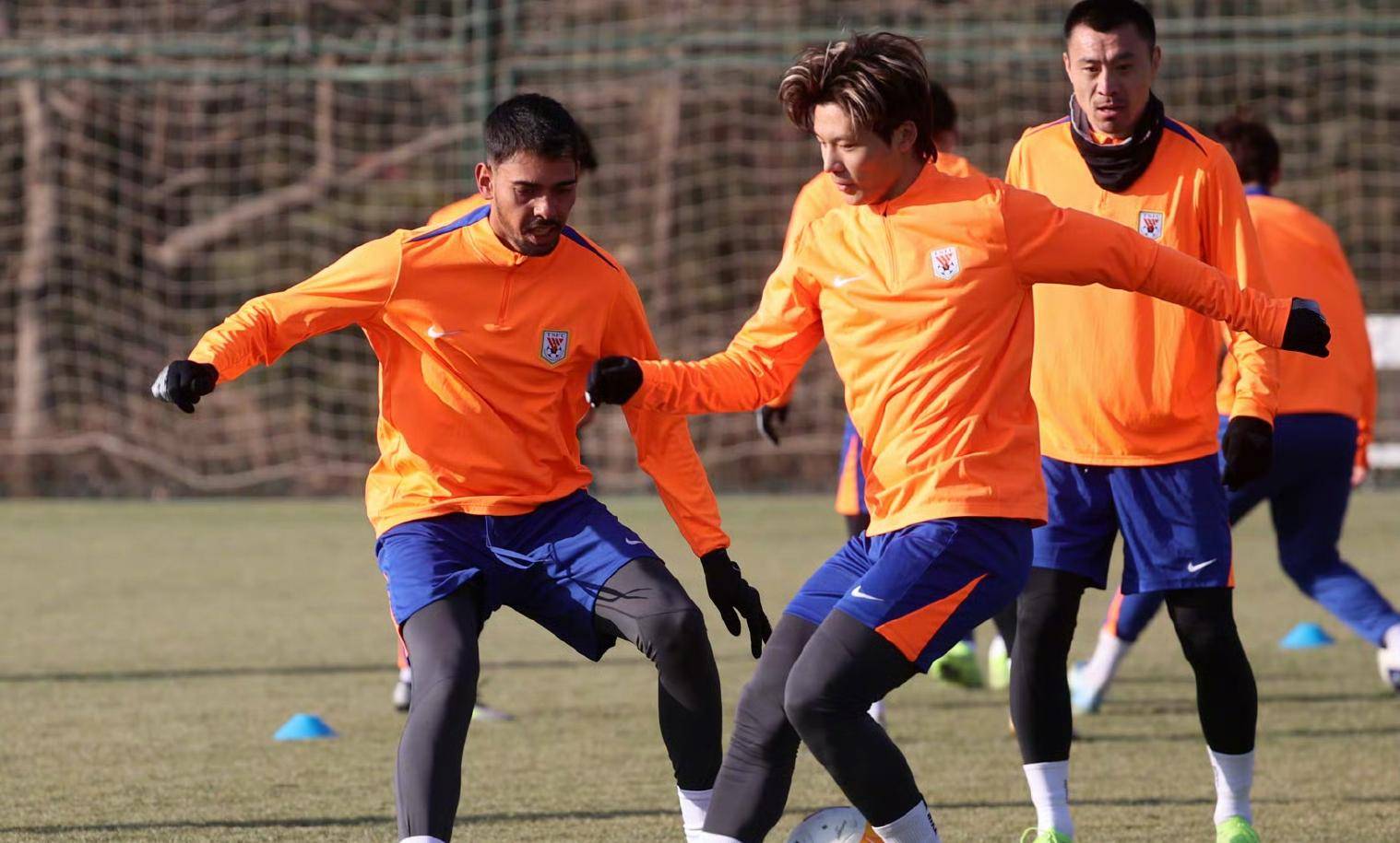 教练组合声援球员，提振士气备战