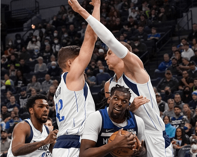 韩国队鏖战英格兰队，波尔扛起全队