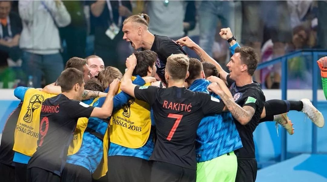 开云体育官方网站-法国队鏖战中国队，黄鸭组合带队取胜